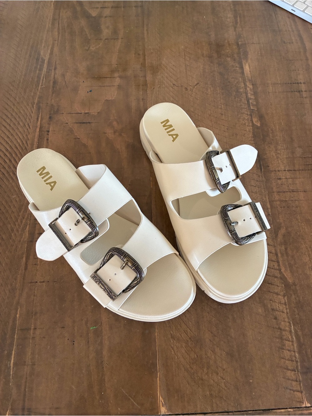 MIA Gen Dual-Buckle Strapped Sandals SZ 8
